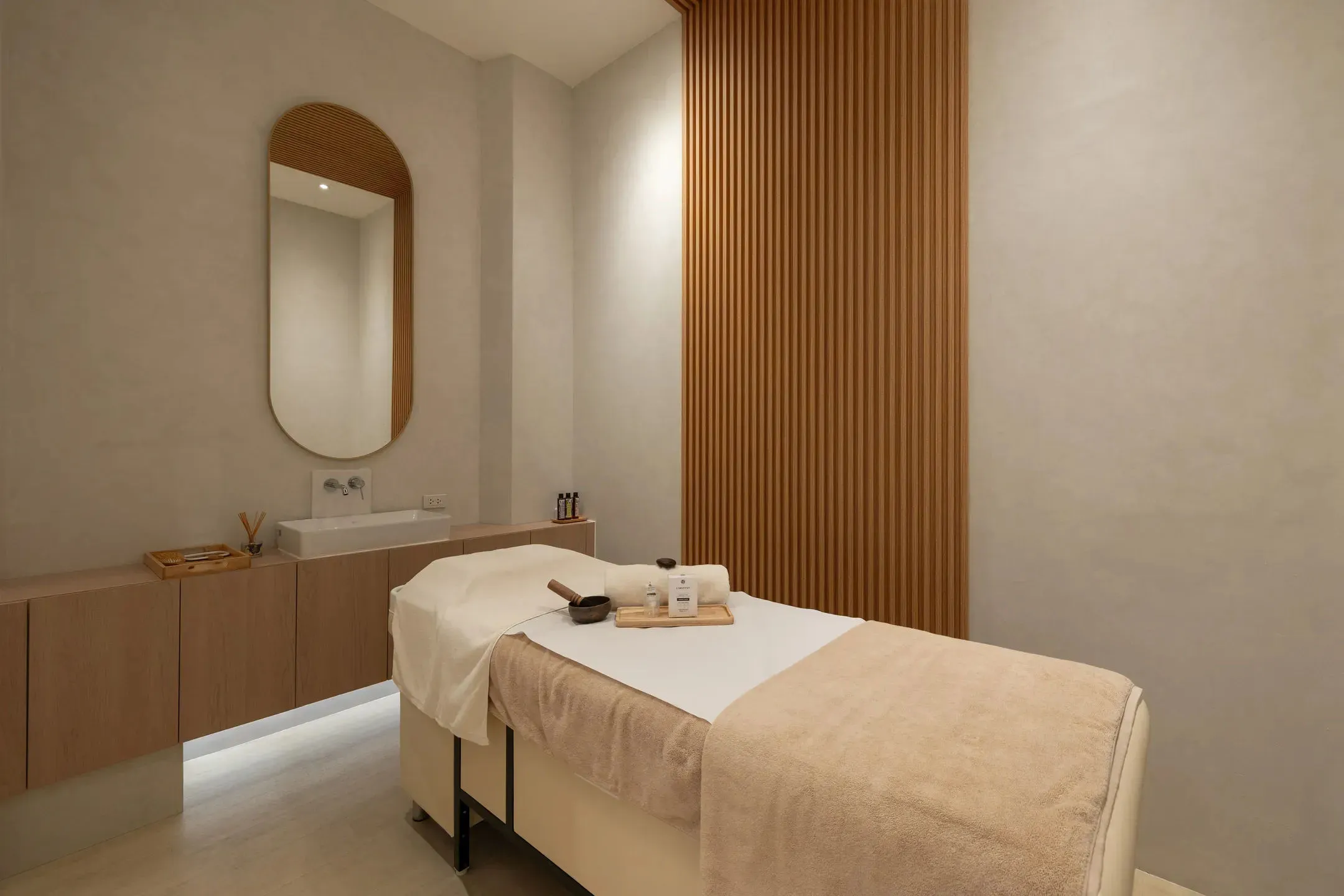 อีฟ โรเช่, เมกา บางนา — 16/47